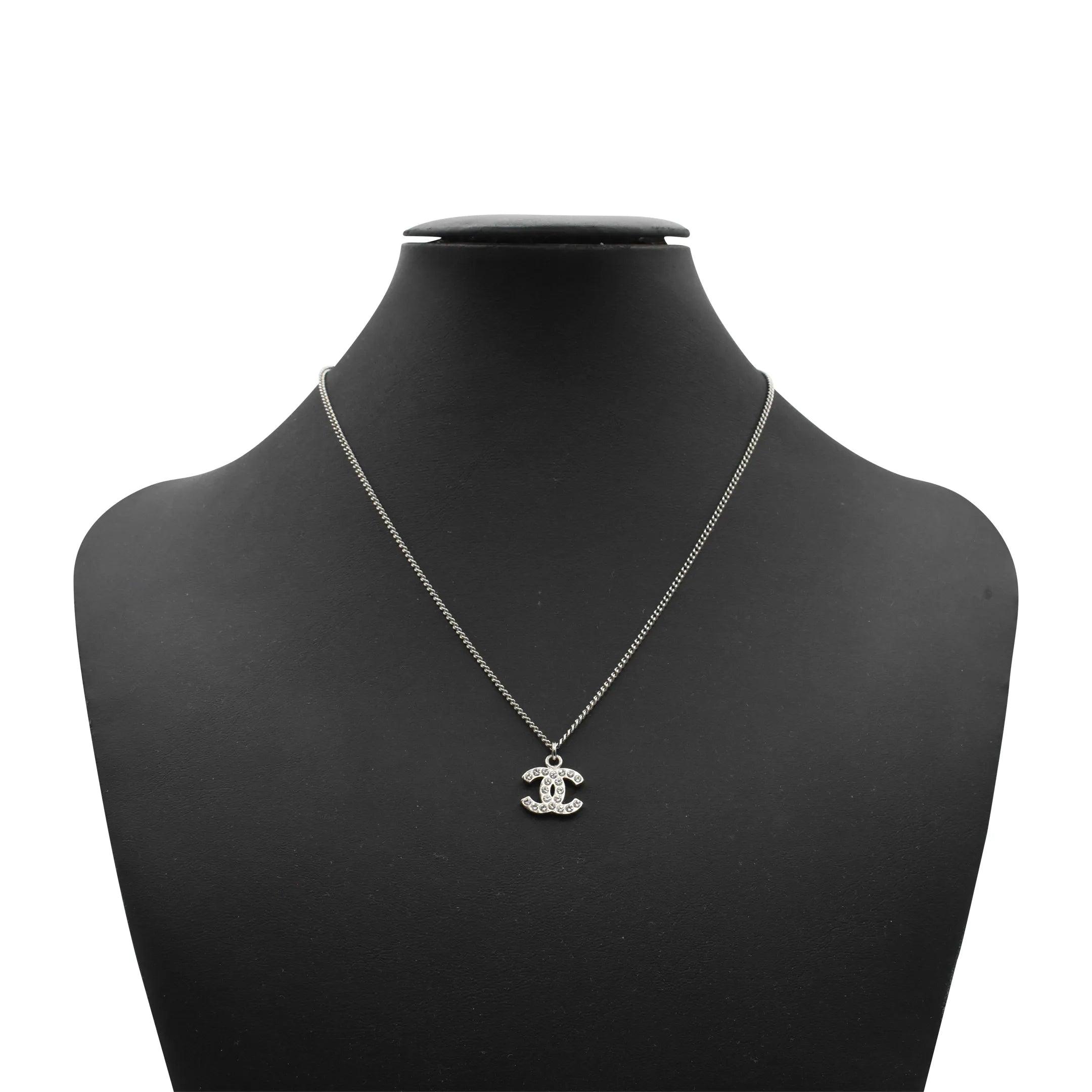 Basic chanel necklace discount