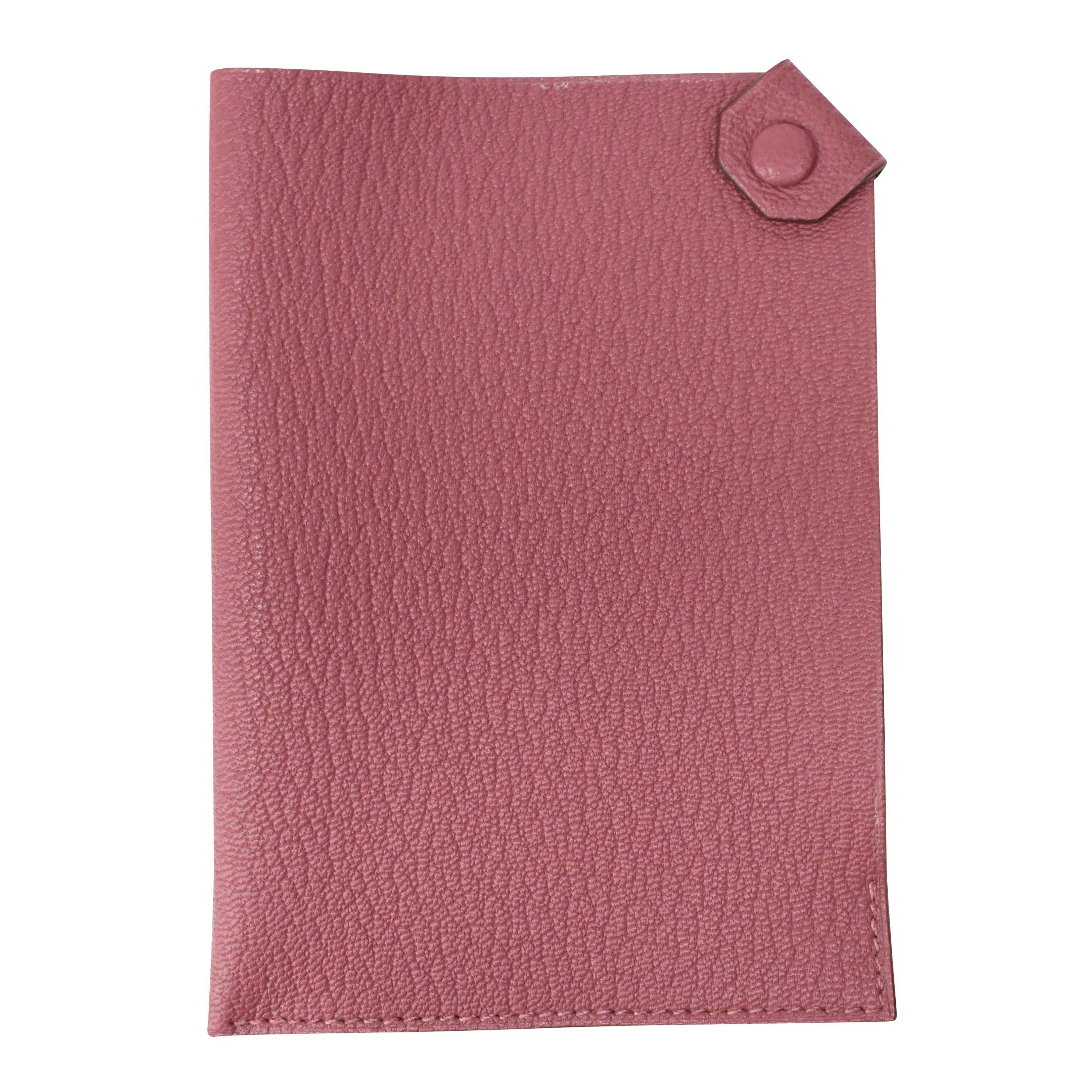 Hermes 'Tarmac PM Passport' Wallet - Fashionably Yours