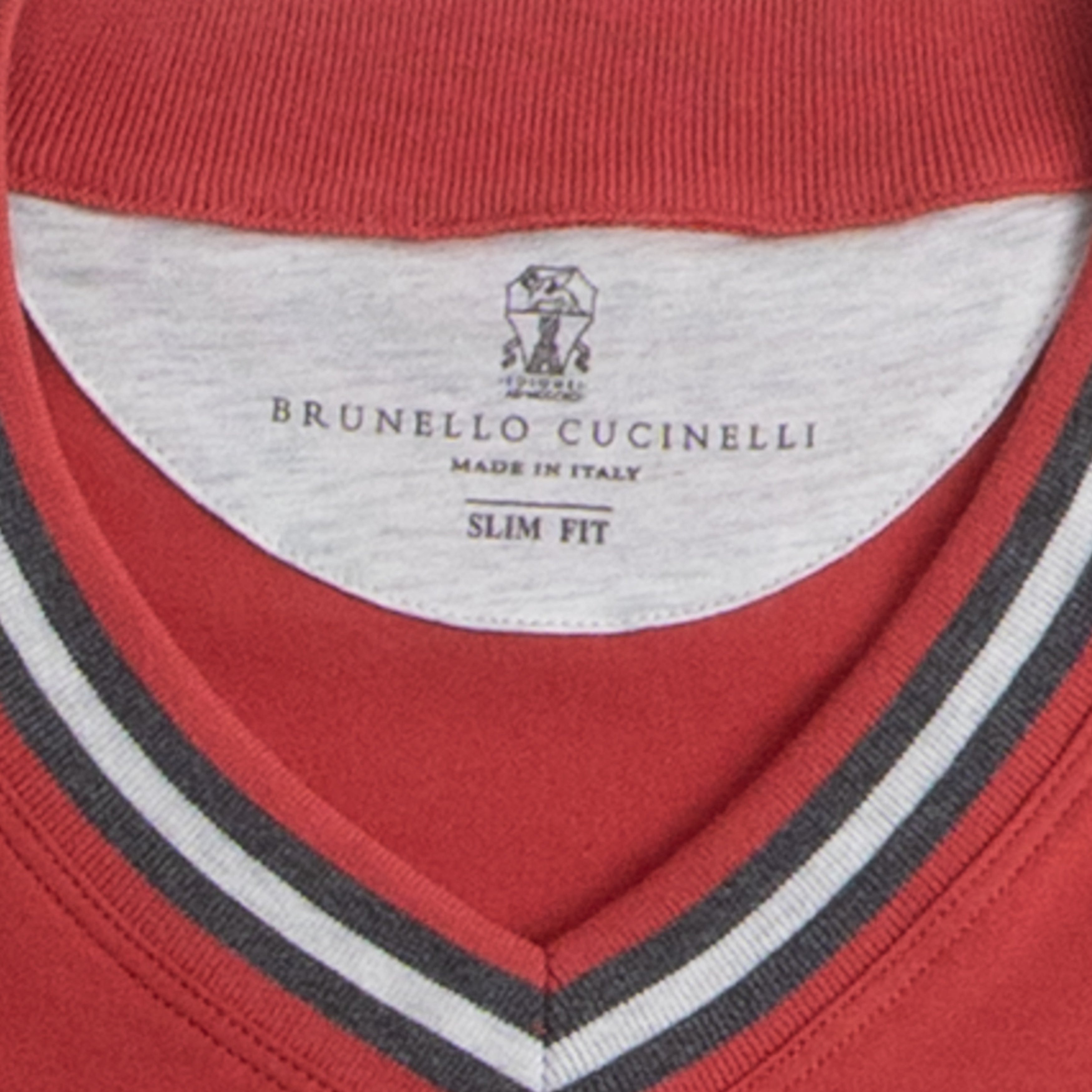 Red Contrast Trim V Neck T-Shirt Label Detail