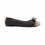 Salvatore Ferragamo 'Varina' Raffia Flats - Women's 9