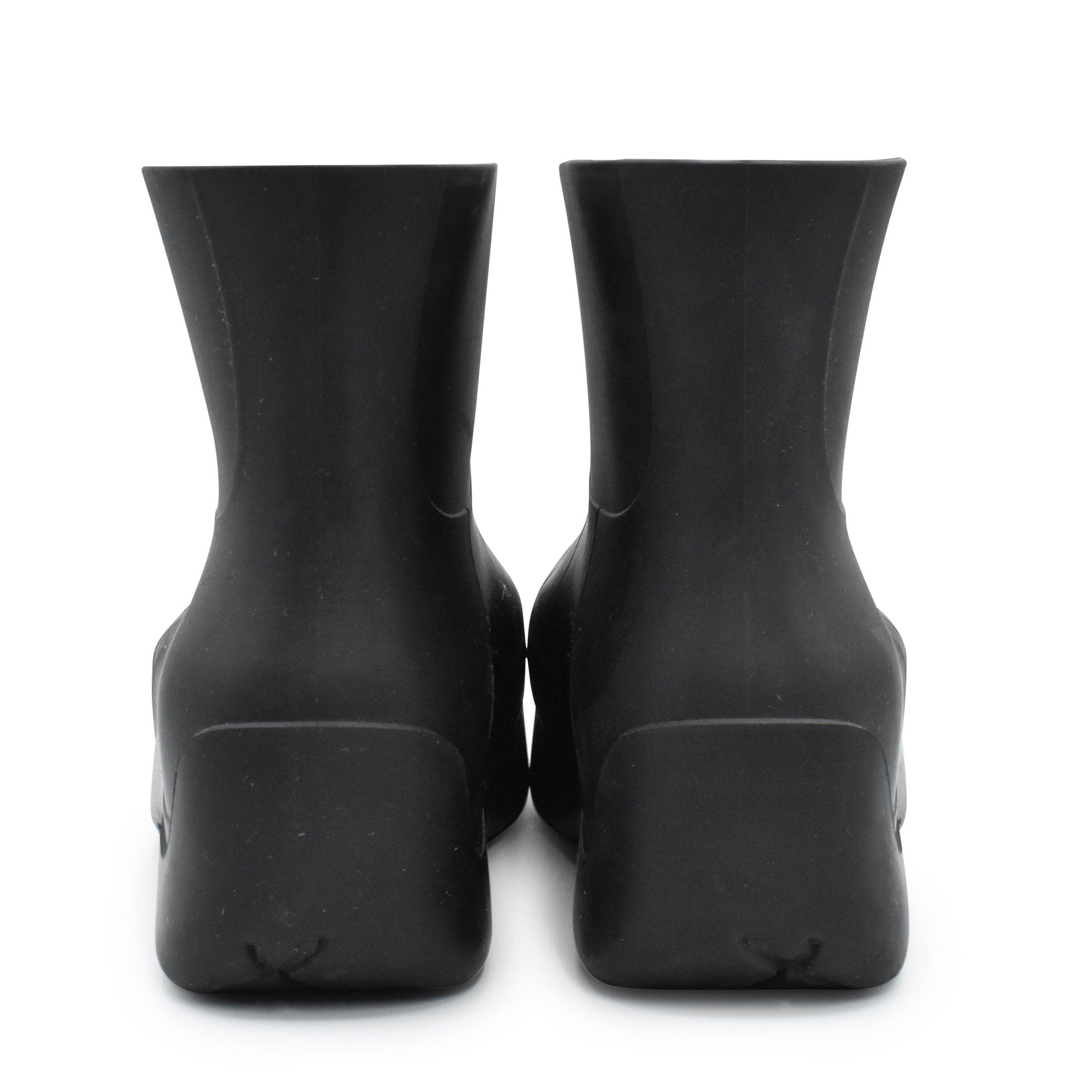 Bottega Veneta 'Puddle' Boots - Women's 35 - Fashionably Yours