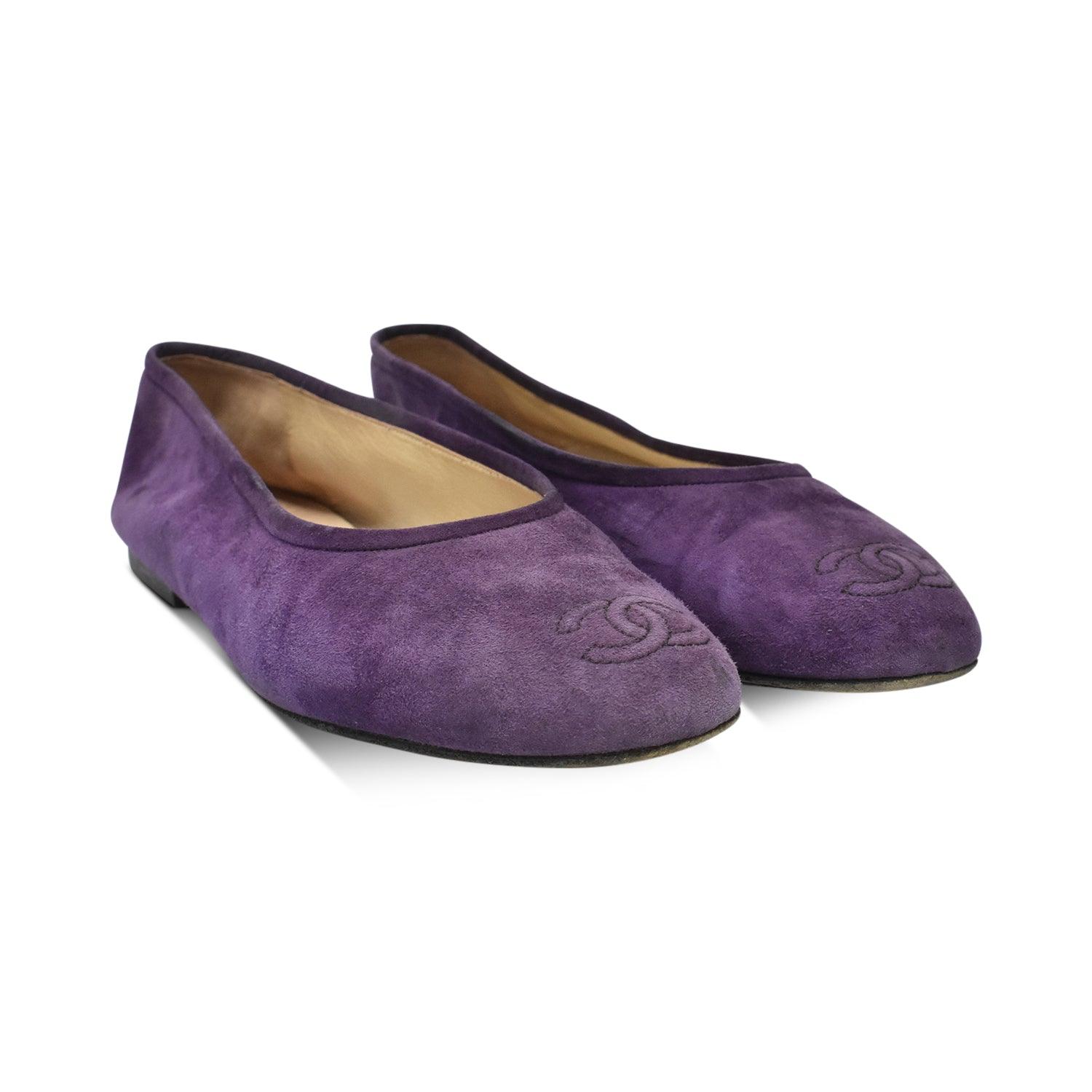 Chanel Flats - Women's 38.5 - Fashionably Yours