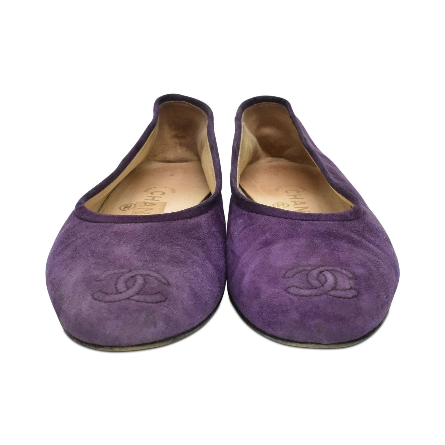Chanel Flats - Women's 38.5 - Fashionably Yours