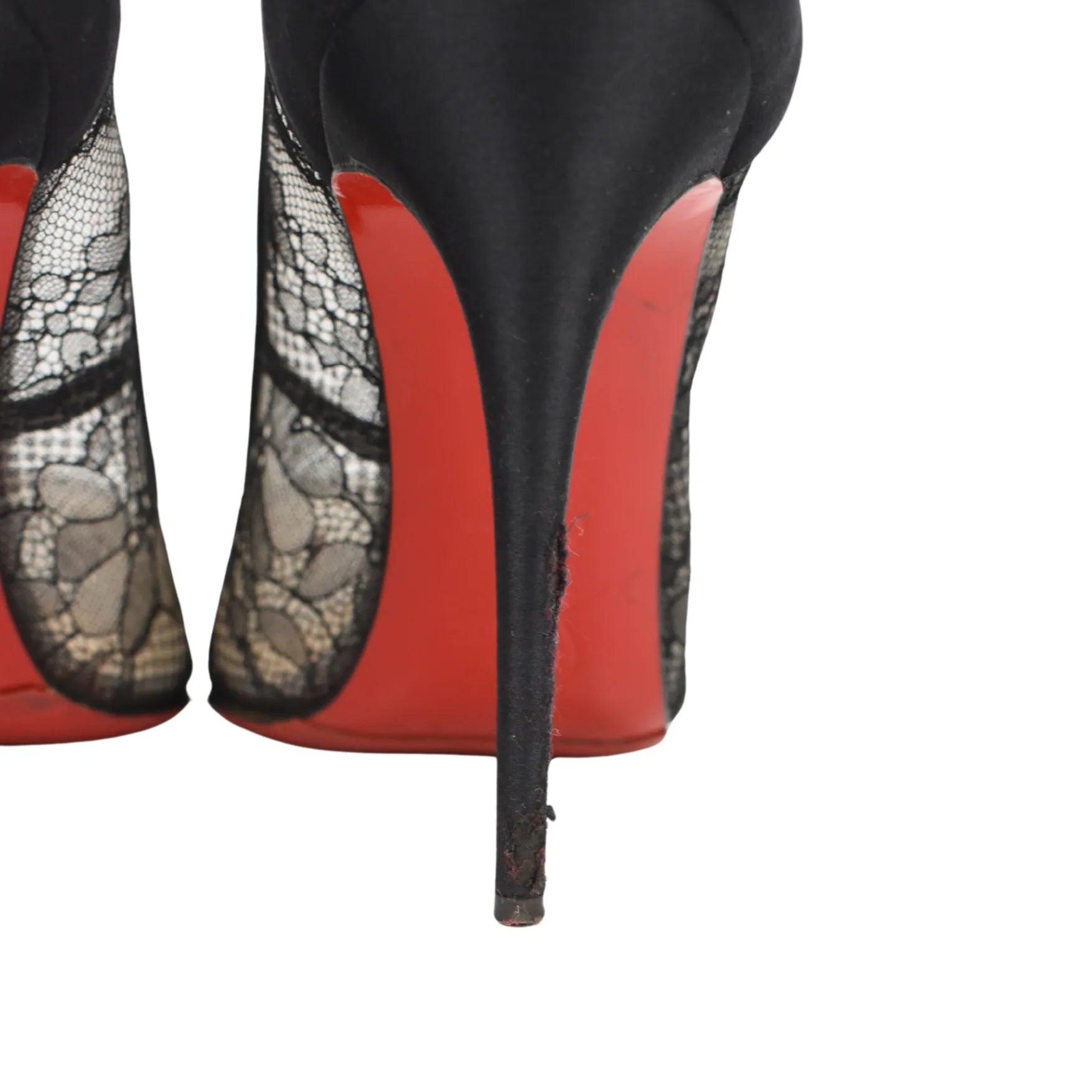 Christian Louboutin Pumps - Women's 39 - Fashionably Yours