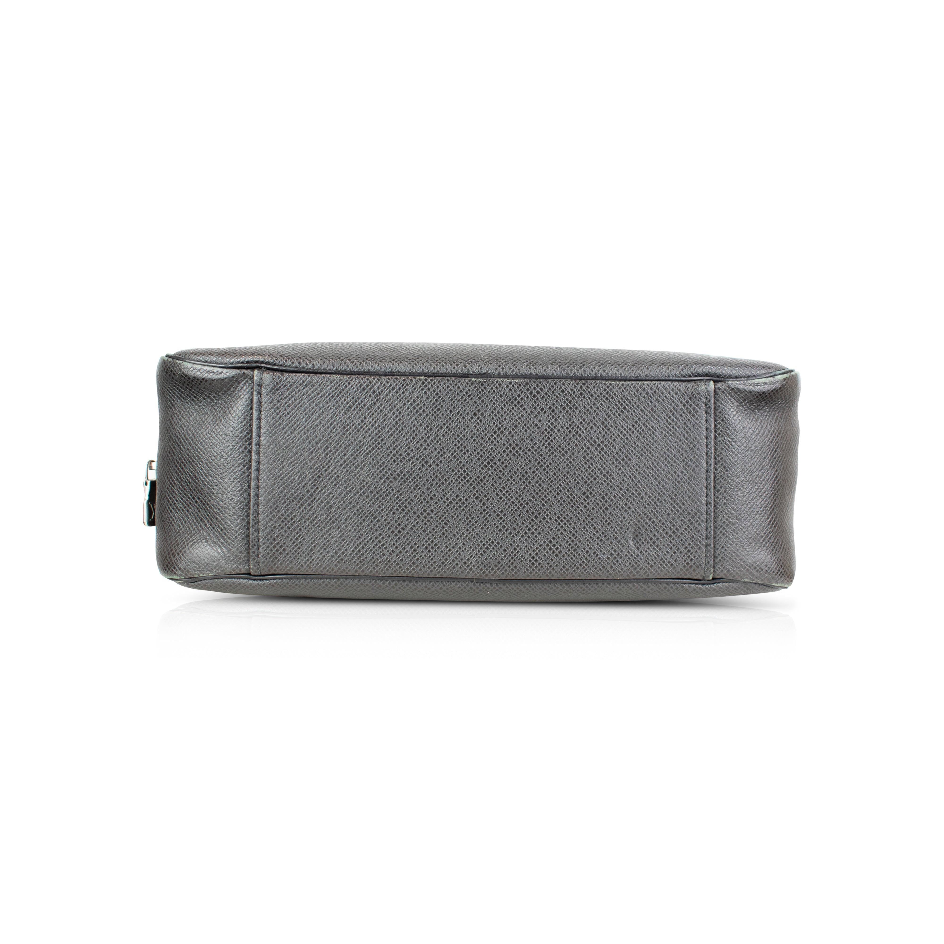 Louis Vuitton Dopp Kit Toilet Pouch (Black)