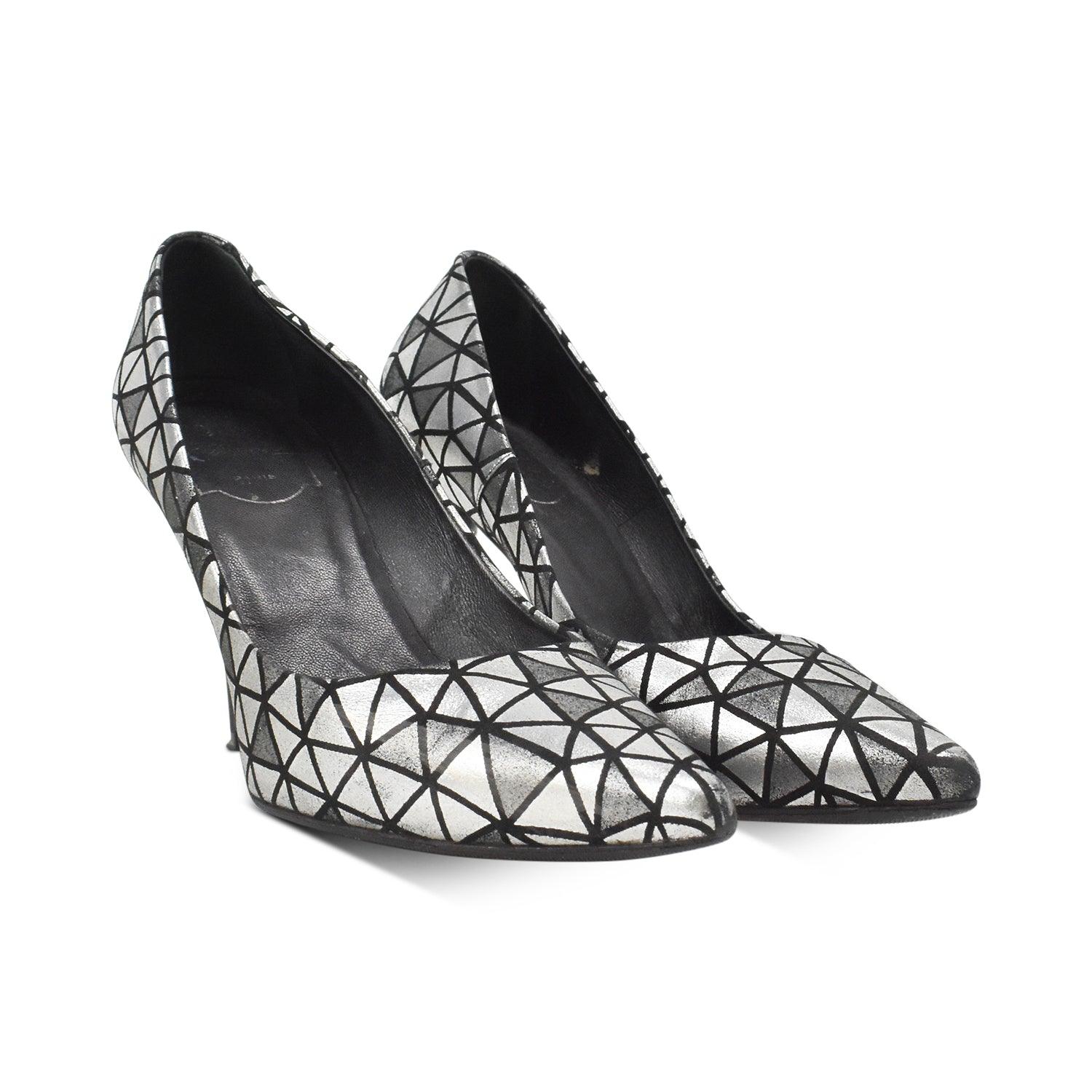 Roger Vivier Heels - Women's 35.5 - Fashionably Yours