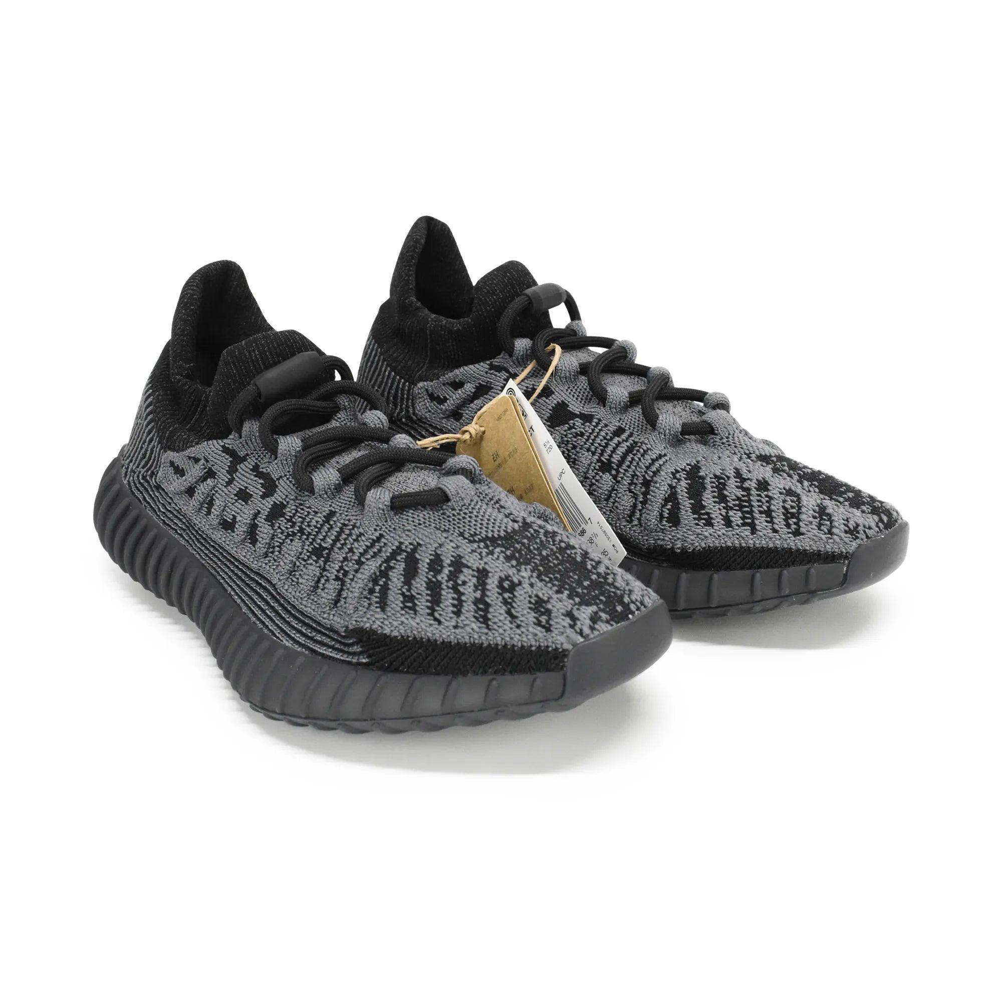 Yeezy 'Boost 350 V2' Sneakers - Women's 8/Men's 6 Fashionably Yours Yeezy 'Boost 350 V2' Sneakers - Women's 8/Men's 6 Fashionably Yours